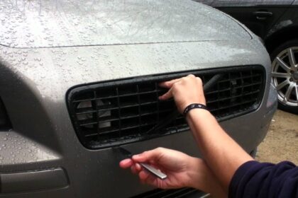 Penktadienį pats darbymetis buvo automobilių detalių vagims: per vieną naktį Panevėžio gatvėse priekinės apdailos grotelės nulaupytos net nuo septynių „Volvo“.