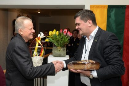 Miestui, jo gyventojams ir svečiams žinomas menininkas padovanojo net 46 savo darbus, nuo šiol įsikursiančius Panevėžio kraštotyros muziejuje.