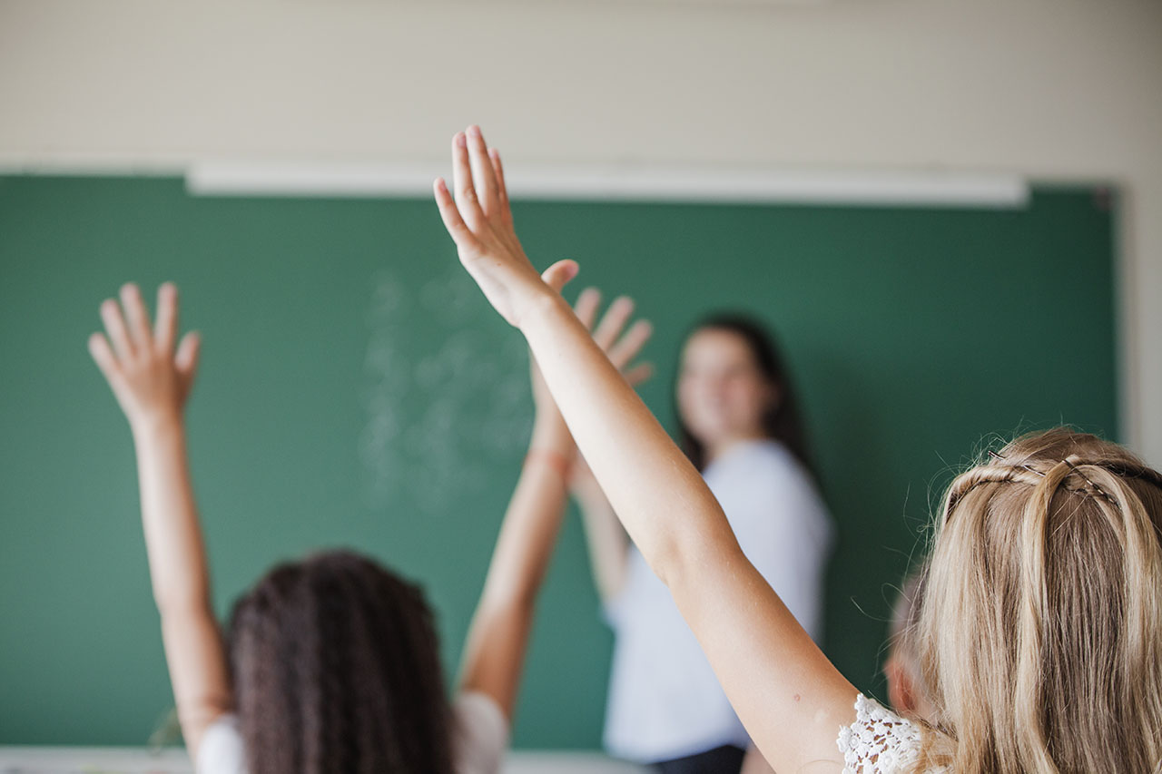 Lietuvos mokinių pasiekimų skirtumai savivaldybėse yra vieni didžiausių ne tik Europoje, bet ir tarp visų 72 Ekonominio bendradarbiavimo ir plėtros organizacijos (EBPO) tyrimuose dalyvaujančių šalių, o daugiau kaip pusėje šalies savivaldybių kas penktas dešimtokas nepasiekia net patenkinamo matematikos lygio.