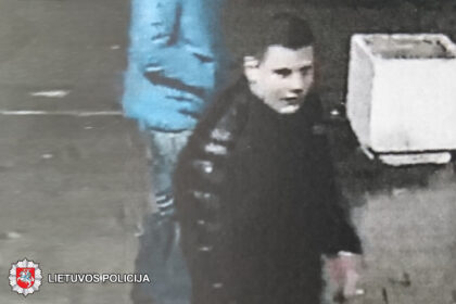 Atliekant ikiteisminį tyrimą ir paaiškėjus naujoms aplinkybėms, ieškoma įtariamojo.