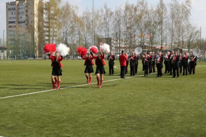 Šiandien LFF Pirmos lygos penktojo turo rungtynes namuose žaidė „Panevėžio“ ir „Trakų B“ komandos. Susitikimą rezultatu 6:1 (3:1) laimėjo panevėžiečiai. Prieš rungtynes įvyko naujojo „Žemynos“ progimnazijos stadiono atidarymas.