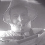 2018-03-17 9.15 val. Rokiškio turgavietėje, Respublikos g., nenustatytas vyras pavogė piniginę, kurioje buvo banko mokėjimo kortelė. 2018-03-17 9.20 val. bankomate buvo paimta 220 eurų.