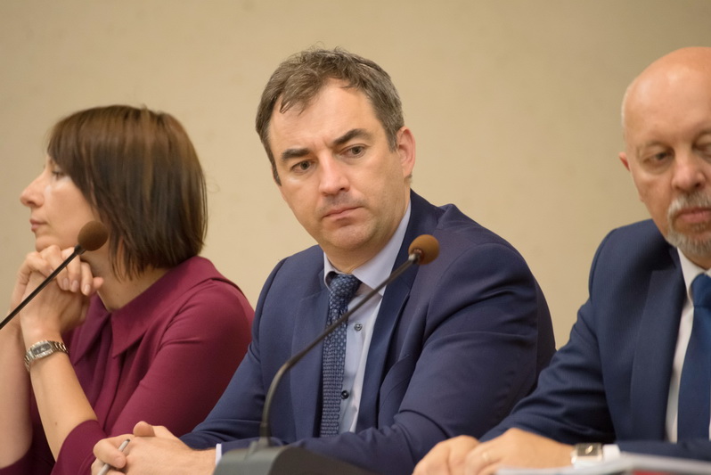 Panevėžio miesto savivaldybės administracijos direktoriaus pavaduotojas Tomas Jukna pažadėjo, kad jau kitais metais turėtų būti baigta tiesti Šiaurinė gatvė, kuri išspręs sodininkų problemas. T. ŠIAUDINIO nuotr.