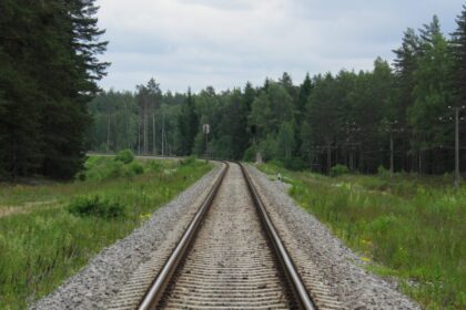 Tęsiant „Rail Baltica“ geležinkelio projektavimą paskelbtas atkarpos nuo Ramygalos iki Lietuvos-Latvijos sienos projektavimo ir projekto vykdymo priežiūros konkursas.