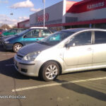 Balandžio 19 dieną Panevėžyje, prie Klaipėdos g.145 namo, rastas apgadintas stovėjęs automobilis „Toyota Corolla“. Jį apgadinusio automobilio vairuotojas iš eismo įvykio vietos pasitraukė.