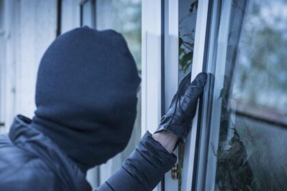 Sodybos be nuolat ten gyvenančių šeimininkų – lengvas grobis ilgapirščiams.