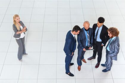 Nors visuomenėje skundiko etikėtės vis dar baiminamasi, Lygių galimybių kontrolieriaus tarnybą džiugina, kad visuomenė laisvėja – pernai sulaukta daugiau kreipimųsi dėl galimos diskriminacijos