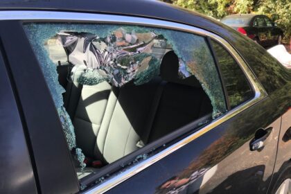 Dviems vairuotojams savaitės pradžia nebuvo sėkminga.