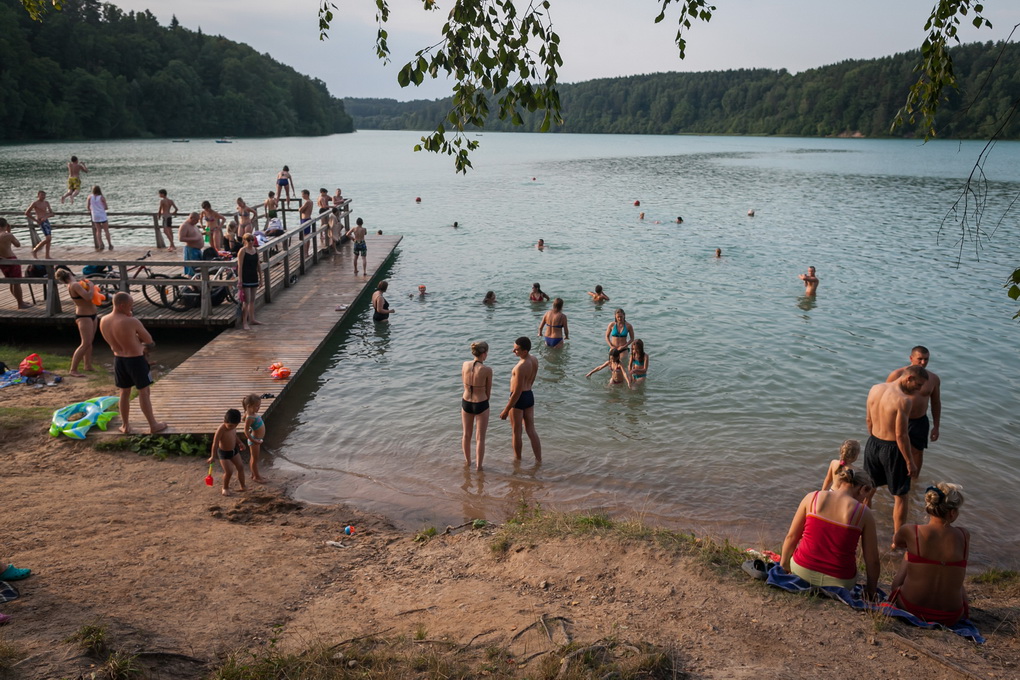 Šiandien dar bus vasariškai karšta – termometrų stulpeliai su kiekviena valanda kops vis aukščiau.