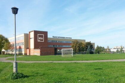 Priėmimo į šalies aukštąsias mokyklas pirmas etapas Kauno technologijos universiteto (KTU) Panevėžio technologijų ir verslo fakultetui nepadėjo išlipti iš duobės.