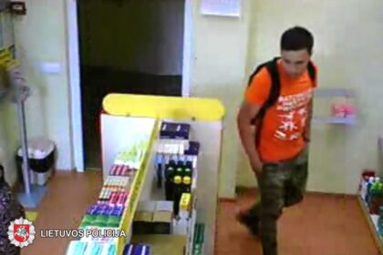 2018-08-07 13.11 val. Panevėžyje, Nemuno g., iš vaistinės pavogtos prekės.