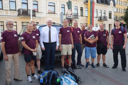 Laikinasis Panevėžio savivaldybės meras Aleksas Varna išlydėjo Panevėžio alpinistus į Kirgizijos Tian Šanio kalnus.