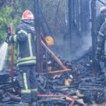 Net staiga užklupęs lietus neapsaugojo panevėžiečių nuo netikėto gaisro.