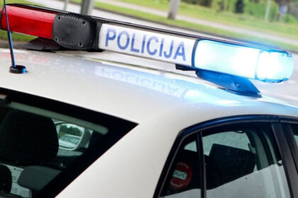 Netoli Panevėžio penktadienio vakarą pareigūnams įkliuvo ne tik neblaivus, bet ir įtartiną paketą vežęsis vairuotojas.