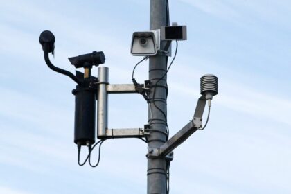 Lietuvos valstybinės reikšmės keliuose šiuo metu yra sumontuotos 25 greičio palaikymo sistemos (sektoriniai greičio matuokliai), kuriomis skaičiuojamas vidutinis transporto priemonių greitis. Sektoriniai greičio matuokliai iki šiol tik fiksavo pažeidimus, tačiau, atlikus metrologinę patikrą, matuoklių užfiksuoti duomenys nuo rugsėjo pradžios bus perduodami į Administracinių nusižengimų registrą (ANR).