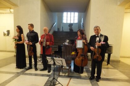 Praėjusį sekmadienį viso pasaulio žydai šventė savo naujuosius, 5779-uosius, metus. Šia, taip pat Lietuvos šimtmečio ir miesto gimtadienio proga Panevėžio žydų bendruomenė kraštiečiams padovanojo itin aukšto lygio koncertą „Muzika, sujungianti pasaulius“.