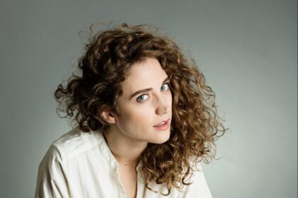 Dirbti į Panevėžio Juozo Miltinio dramos teatrą prieš ketverius metus atvykusi aktorė iš Vilniaus Justina Nemanytė sako iki šiol bandanti prisijaukinti miestą ir jo kiek įnoringą publiką.