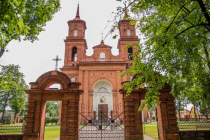 Ilgapirščiams įsisukus į maldos namus, dingo rožančiai ir kita religinė atributika.