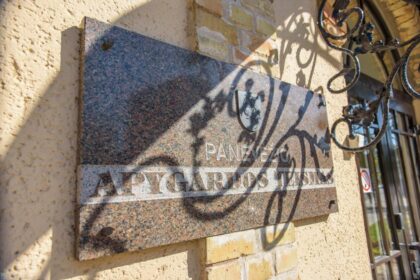 Panevėžio apygardos teismas pripažino du Raseinių, vieną Kauno rajono ir vieną Utenos rajono gyventojus kaltais dėl disponavimo šaunamaisiais ginklais, šaudmenimis, sprogmenimis ar sprogstamosiomis medžiagomis, kontrabandos.