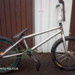 2018-09-10 1.47 val. Panevėžyje, Laisvės a., prie Lietuvos didžiojo kunigaikščio Aleksandro paminklo, rastas sidabrinės spalvos dviratis.