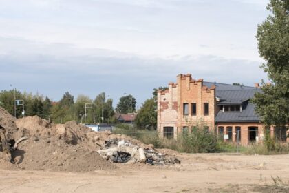 Modernių daugiabučių namų kvartalui numatytą, bet kol kas tik laikina žemių ir technikos sandėliavimo aikštele paverstą teritoriją Kranto g. pažymėjo nepilnamečio gyvybės pareikalavusi tragedija.