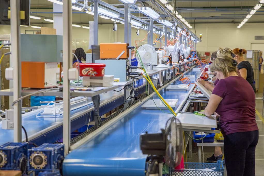 Norvegų „Otterlei group“ kompanijai priklausanti šildytuvų gamintoja, Panevėžyje veikianti UAB „Adax“ šiemet itin daug dėmesio skiria gamybai optimizuoti. Tai leidžia ne tik taupyti, bet ir lanksčiai reaguoti į rinkos situaciją.