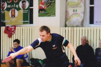 Prasidėjo Lietuvos komandinis stalo teniso čempionatas, kuriame sėkmingai startavo paskutiniųjų ketverių metų šalies čempionė čempionė Panevėžio „Montuotojo“ vyrų komanda. Panevėžiečiai pirmajame ture, vykusiame mūsų mieste, iškovojo visas tris pergales.