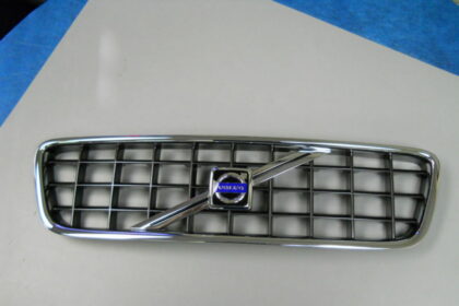 Praėjusi para buvo itin nerami automobilių savininkams. Du gatvėje laikyti automobiliai buvo smarkiai apgadinti, kitus lankė vagys.