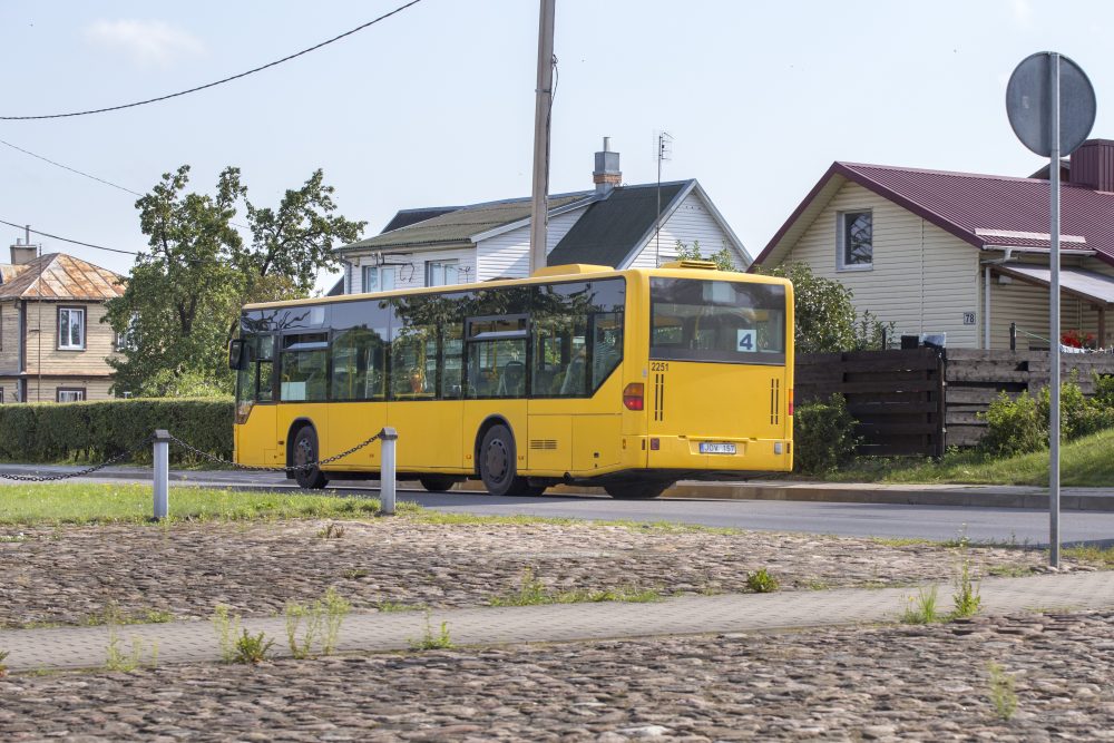 Panevėžys vėl paskelbė maždaug 2,3 mln. eurų preliminarios vertės naujų ekologiškų autobusų pirkimo konkursą – pasak miesto administracijos vadovo, ankstesnis konkursas nutrauktas, norint patikslinti pirkimo sąlygas.
