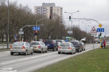 Panevėžio miesto savivaldybės informuoja, kad spalio 4 d. nuo 10 iki 16 val., atliekant elektros tinklo remonto darbus bus laikinai nutrauktas elektros energijos tiekimas Nemuno g. 72A. Dėl atliekamų darbų neveiks Nemuno-Parko g. sankryžos šviesoforas.