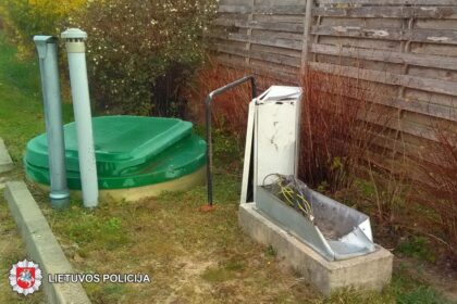 2018-10-16 Panevėžyje, K. Binkio g., apgadintas automobilis „Toyota Avensis“. Jį apgadinusio automobilio vairuotojas iš eismo įvykio vietos pasitraukė.