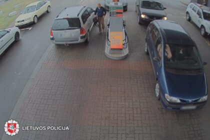 2018-09-12 Panevėžyje, Parko g., nenustatytas asmuo prisipylė kuro ir pasitraukė. Nuostolis – 11.69 eurų.