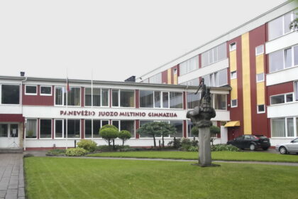 Penktadienio ryto įvykių mieste policijos suvestinę „papuošė“ pranešimas apie vandalų suniokotą meno kūrinį.