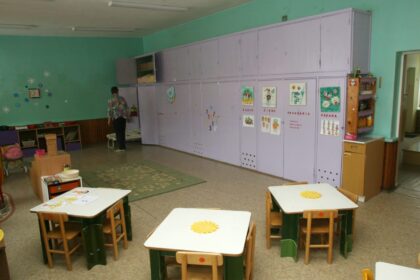 Šią savaitę mokyklos ir darželiai ištuštėjo ne tik dėl prasidėjusių rudens atostogų, bet ir ligų. Net keturi lopšelio-darželio „Kastytis“ mažyliai atsidūrė Respublikinės Panevėžio ligoninės Infekcinių ligų korpuse.