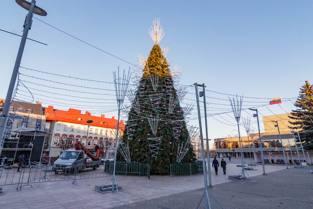 Šviesa, spalvos, juokas, džiaugsmas – su tokiu burtažodžiu panevėžiečiai šiandien pradės patį gražiausią metuose laikotarpį iki Kalėdų.
