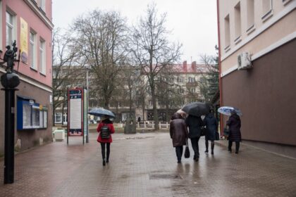 Juodasis išpardavimų penktadienis praėjusią savaitę Lietuvoje buvo garsesnis ir ryškesnis nei anksčiau, o ir pirkėjai nespaudė piniginių. Juk nuo Naujųjų metų tapsime turtingesni – valdžia iki 555 padidino minimalią mėnesio algą. Ar jau galima pradėti džiaugtis geresniu gyvenimu?