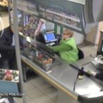 2018-11-07 Panevėžyje, Aukštaičių g., nenustatytas asmuo pavogė daugiafunkcinį LED žibintuvėlį ir daugiafunkcinį kirvuką. Nuostolis – 87,48 eurai.