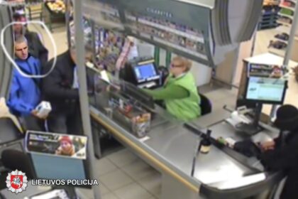 2018-11-07 Panevėžyje, Aukštaičių g., nenustatytas asmuo pavogė daugiafunkcinį LED žibintuvėlį ir daugiafunkcinį kirvuką. Nuostolis – 87,48 eurai.