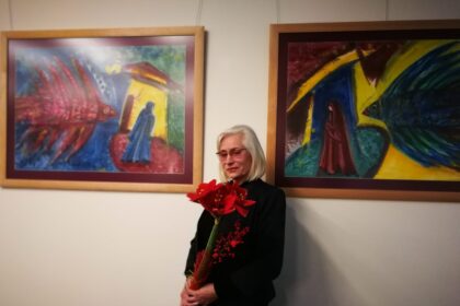 Panevėžo apygardos prokuratūra didžiąsias metų šventes pasitiks pasipuošusi panevėžietės dailininkės Irenos Milaševičiūtės-Paulavičienės paveikslais. Prokuratūroje atidaryta šios dailininkės darbų paroda.