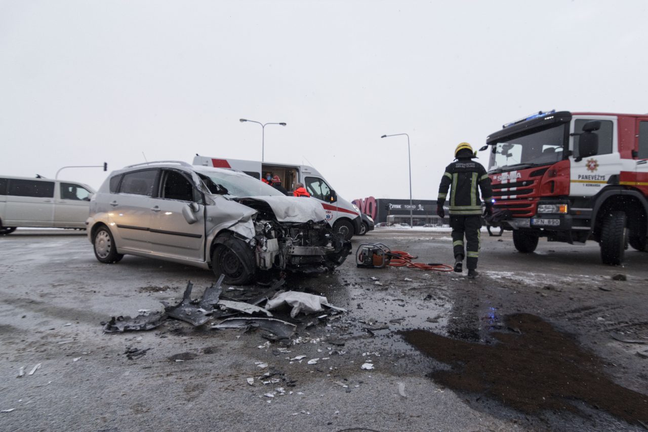 Savaitės pradžioje miesto pakraštyje įvyko net dvi avarijos.
