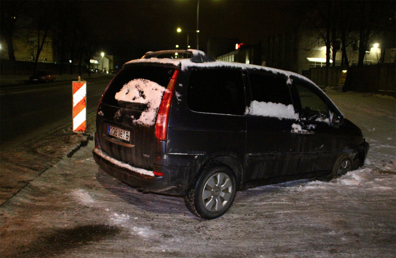 Nors atsakomybė už vairavimą neblaiviam nuo sausio 1 d. dar labiau sugriežtėjo, stikliuko mėgėjams tai nė motais. Šeštadienio naktį ir paryčiais ir vėl mieste buvo sulaikyti neblaivūs vairuotojai.