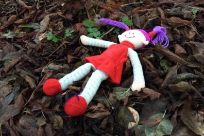 Panevėžio apygardos prokuratūroje baigtas ikiteisminis tyrimas ir į teismą perduota byla, kurioje 59 metų Pasvalio rajono gyventojas V. S. kaltinamas mažametės išžaginimu, nepilnametės vertimu lytiškai santykiauti, jaunesnių nei 16 metų asmenų tvirkinimu bei vaikų išnaudojimu pornografijos gamybai.