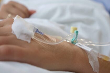 Lietuvoje mažėja sergančiųjų gripu ir peršalimo ligomis, septyniose savivaldybėse rekomenduojama atšaukti epidemiją, pirmadienį pranešė Nacionalinis visuomenės sveikatos centras.