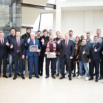 Šiandien pasveikinti „Lietkabelio“ krepšinio komandos treneriai ir žaidėjai, „Kidy Tour“ Karaliaus Mindaugo taurės turnyre iškovoję III vietą. Miesto bendruomenės vardu jiems įteiktas 10 000 Eur čekis.