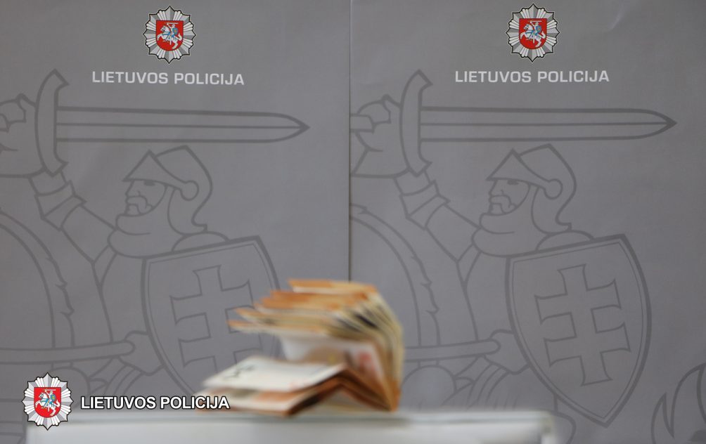 2019-03-12 Panevėžyje, Beržų g., rastas Kambodžos piniginio vieneto – rielio (KHR), pinigų ryšulėlis.