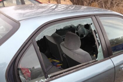 Skaičiuoti nuostolius buvo priversti panevėžietis ir rajono gyventojas, radę savo automobilius gerokai nuniokotus.