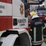 Šeštadienio naktį, apie 2 val. ugniagesiai gelbėtojai buvo kviečiami į Parko gatvę. Bendruoju pagalbos telefonu buvo pranešta, kad liepsnoja lengvasis automobilis.