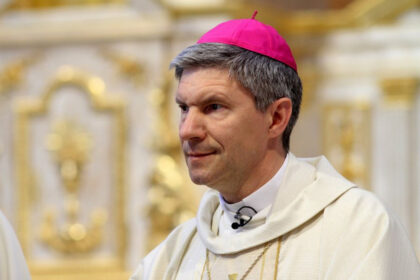 Netikėta žinia Lietuvos katalikų bendruomenei. Kauno arkivyskupijos ganytojo pareigas palieka iki šiol ketverius metus jas ėjęs Lionginas Virbalas. Nuo 2013-ųjų dvejus metus jis buvo penktasis Panevėžio vyskupas ordinaras.