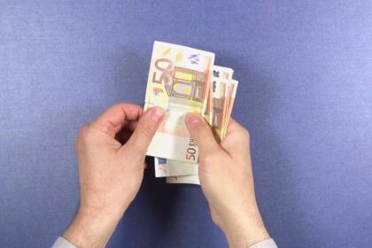 Panevėžio miesto savivaldybės Lėšų skyrimo vietos bendruomenių veiklos išlaidoms kompensuoti komisija paskirstė miesto biudžeto lėšas vietos ir religinėms bendruomenėms. Iš viso padalyta 6000 Eur.