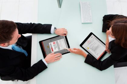 Už sudegusį poilsio namelį ir jame buvusį turtą turėjusiam gauti beveik 13,5 tūkst. eurų draudimo išmoką savininkui buvo sumokėta kur kas mažiau – 6 tūkst. eurų. Išmoką sumažino bendrovė „Lietuvos draudimas“, su kuria sudaryta draudimo sutartis. Tačiau teismas nusprendė, kad savininkui dėl žymiai sumažintos išmokos patirtus nuostolius turės atlyginti visgi ne ši draudimo bendrovė.